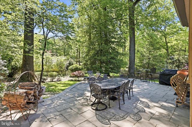10 E RIDING DR, Cherry Hill, NJ 08003