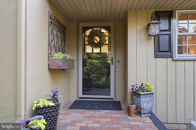 10 E RIDING DR, Cherry Hill, NJ 08003