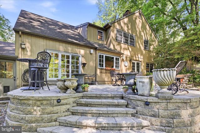 10 E RIDING DR, Cherry Hill, NJ 08003
