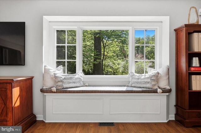 10 E RIDING DR, Cherry Hill, NJ 08003