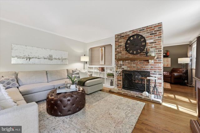 10 E RIDING DR, Cherry Hill, NJ 08003
