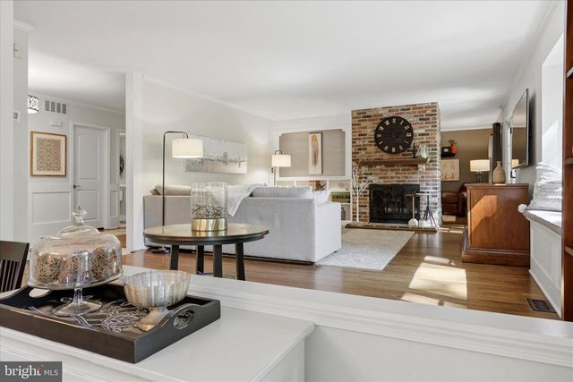 10 E RIDING DR, Cherry Hill, NJ 08003