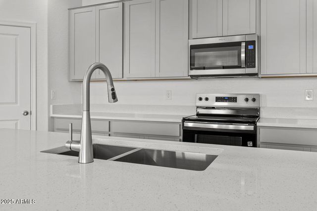 24659 W WAYLAND Drive, Buckeye, AZ 85326