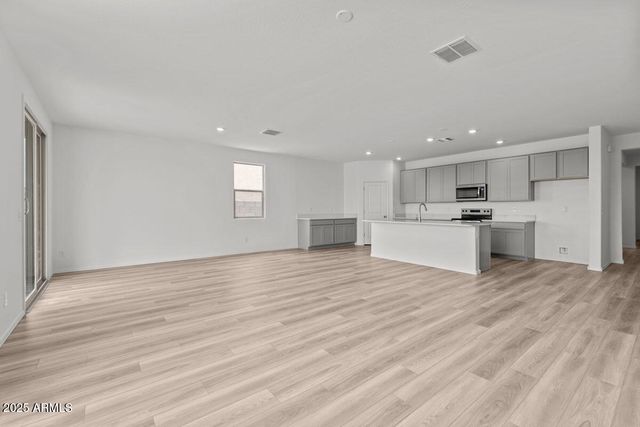 24659 W WAYLAND Drive, Buckeye, AZ 85326