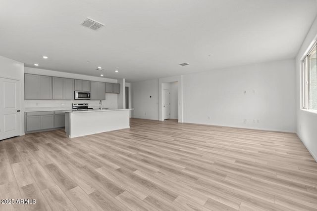 24659 W WAYLAND Drive, Buckeye, AZ 85326