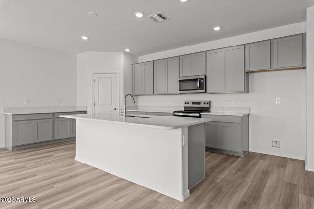 24659 W WAYLAND Drive, Buckeye, AZ 85326