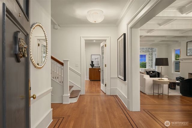 740 22nd Avenue E, Seattle, WA 98112