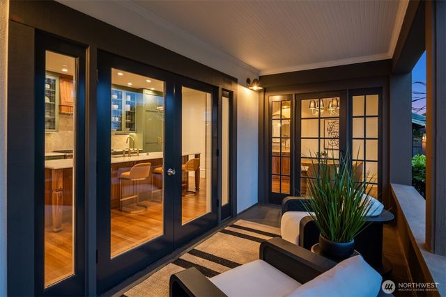 740 22nd Avenue E, Seattle, WA 98112