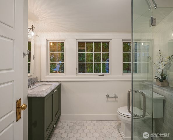 740 22nd Avenue E, Seattle, WA 98112