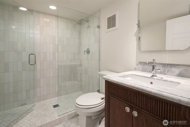 740 22nd Avenue E, Seattle, WA 98112