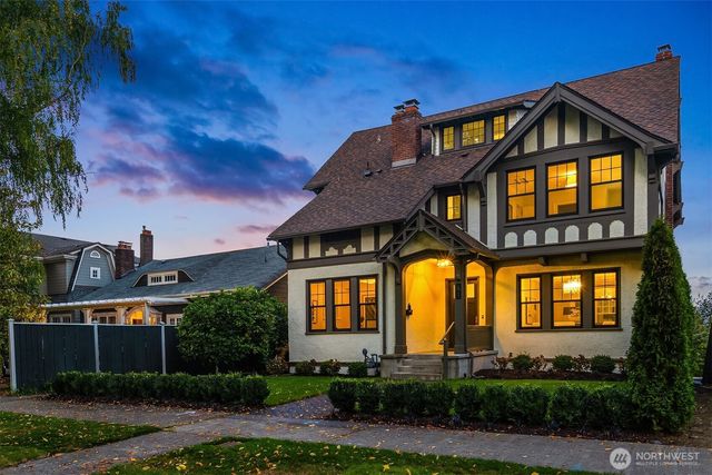 740 22nd Avenue E, Seattle, WA 98112