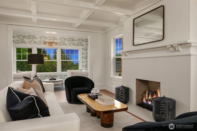 740 22nd Avenue E, Seattle, WA 98112