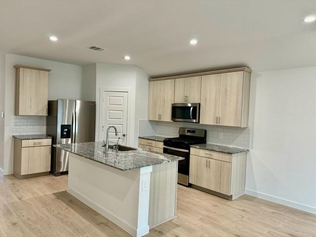 1631 Solana Drive, Fresno, TX 77545