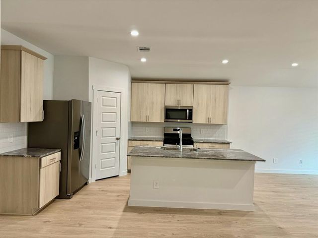 1631 Solana Drive, Fresno, TX 77545