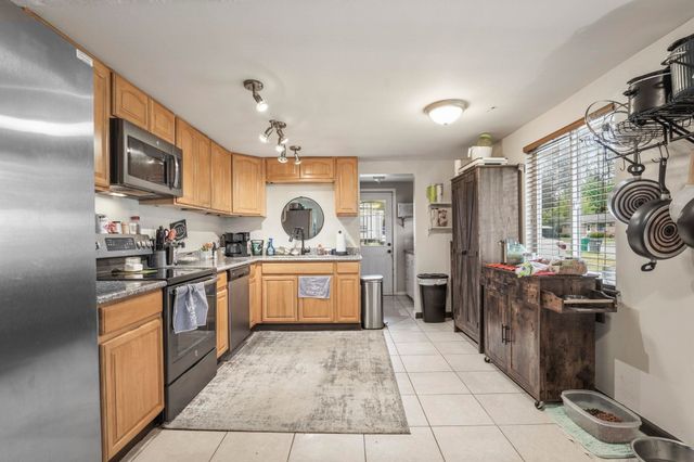 10907 E 17TH St, Spokane, WA 99206