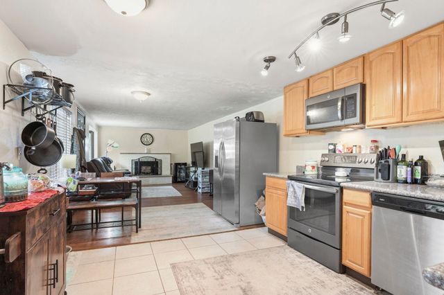 10907 E 17TH St, Spokane, WA 99206
