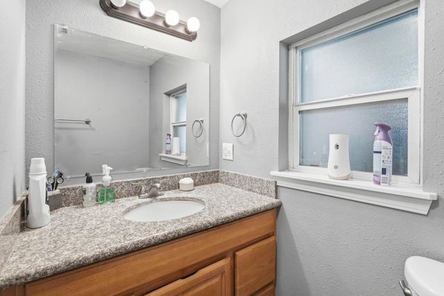 10907 E 17TH St, Spokane, WA 99206