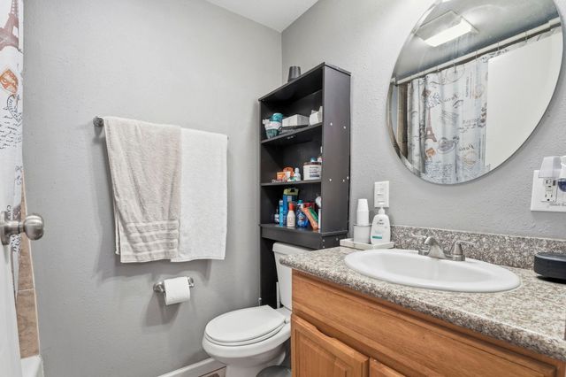 10907 E 17TH St, Spokane, WA 99206