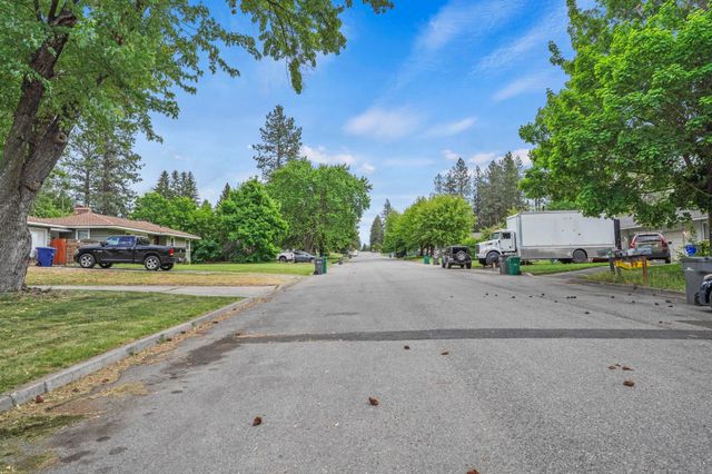 10907 E 17TH St, Spokane, WA 99206