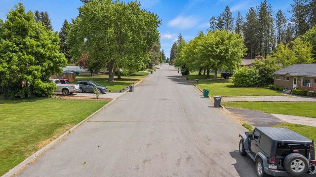 10907 E 17TH St, Spokane, WA 99206