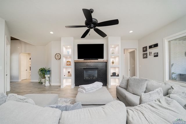 3807 Hidden Trails Lane, Longview, TX 75605