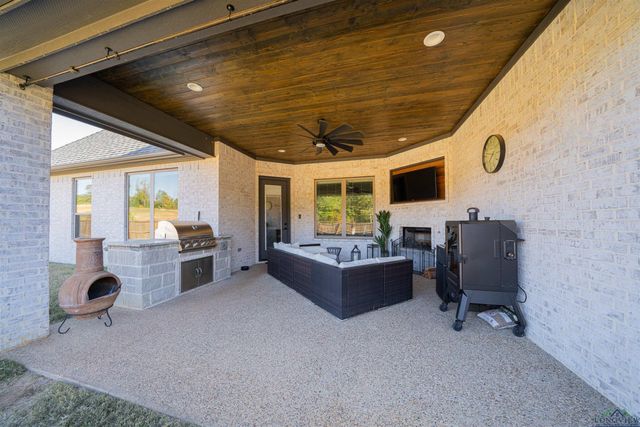 3807 Hidden Trails Lane, Longview, TX 75605