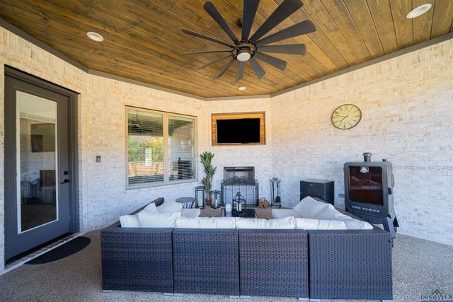 3807 Hidden Trails Lane, Longview, TX 75605