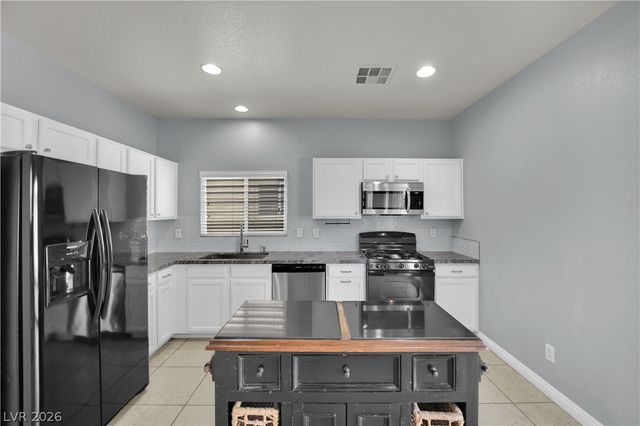 6704 Crystal Run Lane, Las Vegas, NV 89122