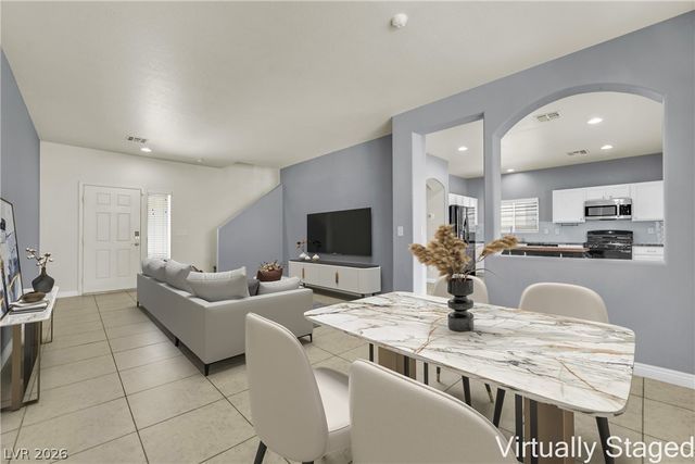 6704 Crystal Run Lane, Las Vegas, NV 89122