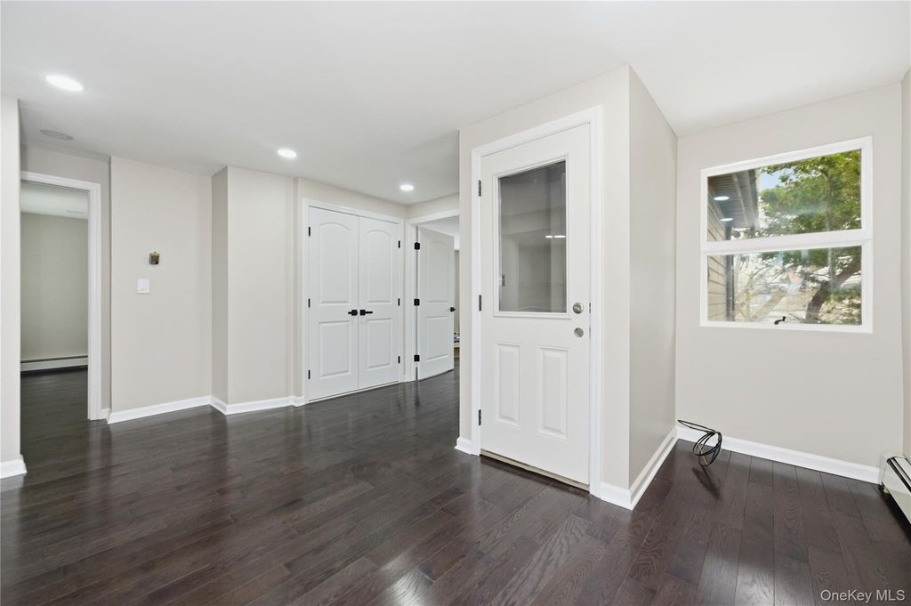 120 Maple Avenue 2nd FLOOR, Cedarhurst, NY 11516