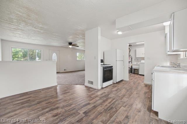 27031 S Leroy Street, Taylor, MI 48180