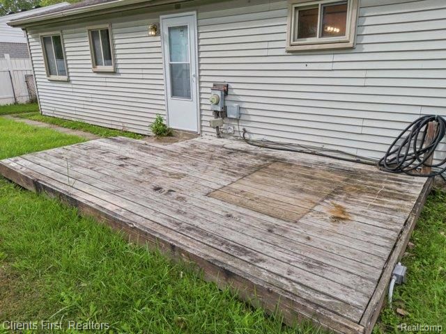 27031 S Leroy Street, Taylor, MI 48180