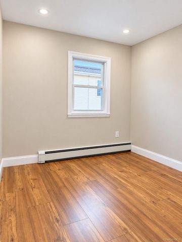 459 Roquette Avenue, Floral Park, NY 11001