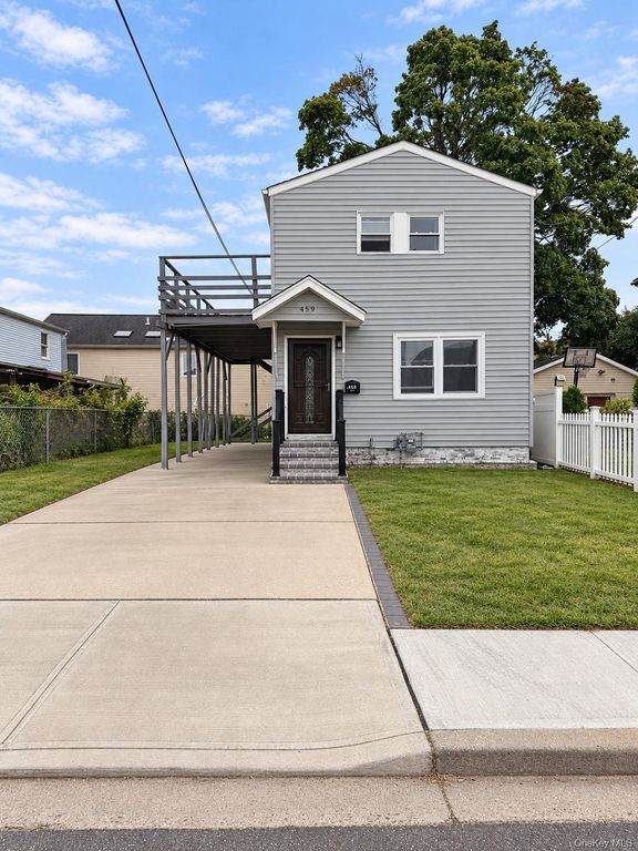 459 Roquette Avenue, Floral Park, NY 11001 — exterior