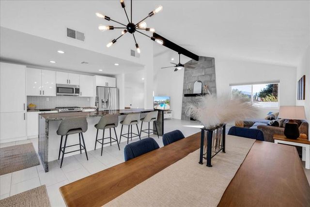 1110 E Vista Chino Rd, Palm Springs, CA 92262