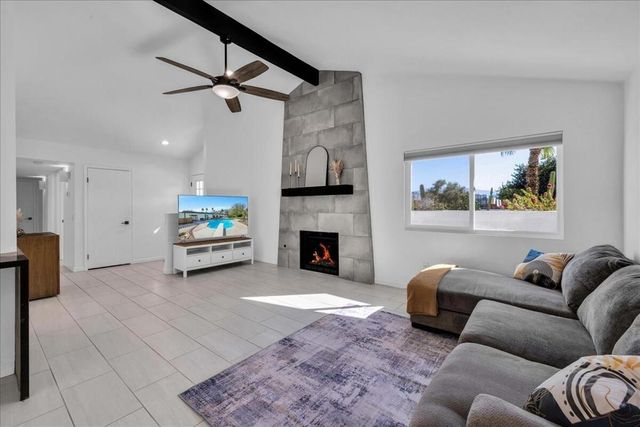 1110 E Vista Chino Rd, Palm Springs, CA 92262