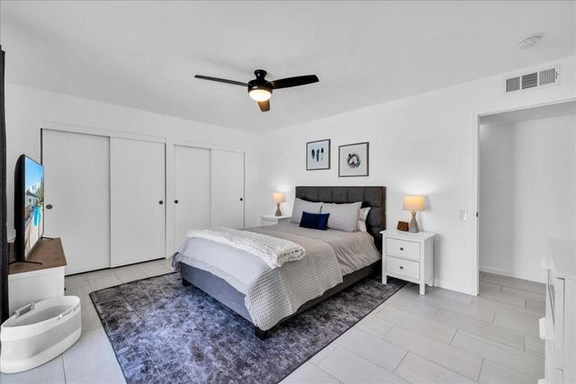 1110 E Vista Chino Rd, Palm Springs, CA 92262