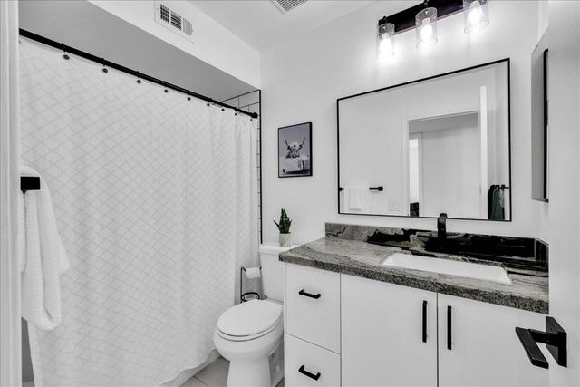 1110 E Vista Chino Rd, Palm Springs, CA 92262