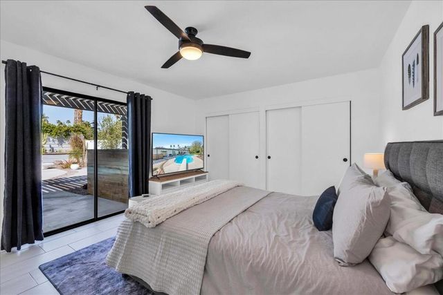 1110 E Vista Chino Rd, Palm Springs, CA 92262