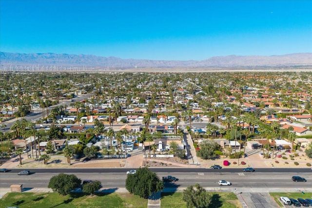 1110 E Vista Chino Rd, Palm Springs, CA 92262