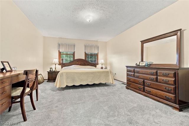 8433 Hearth Circle NW, Massillon, OH 44646