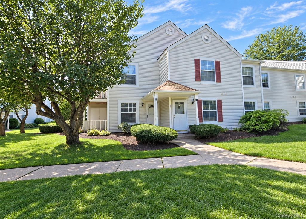 273 Fairview Circle, Middle Island, NY 11953 — exterior