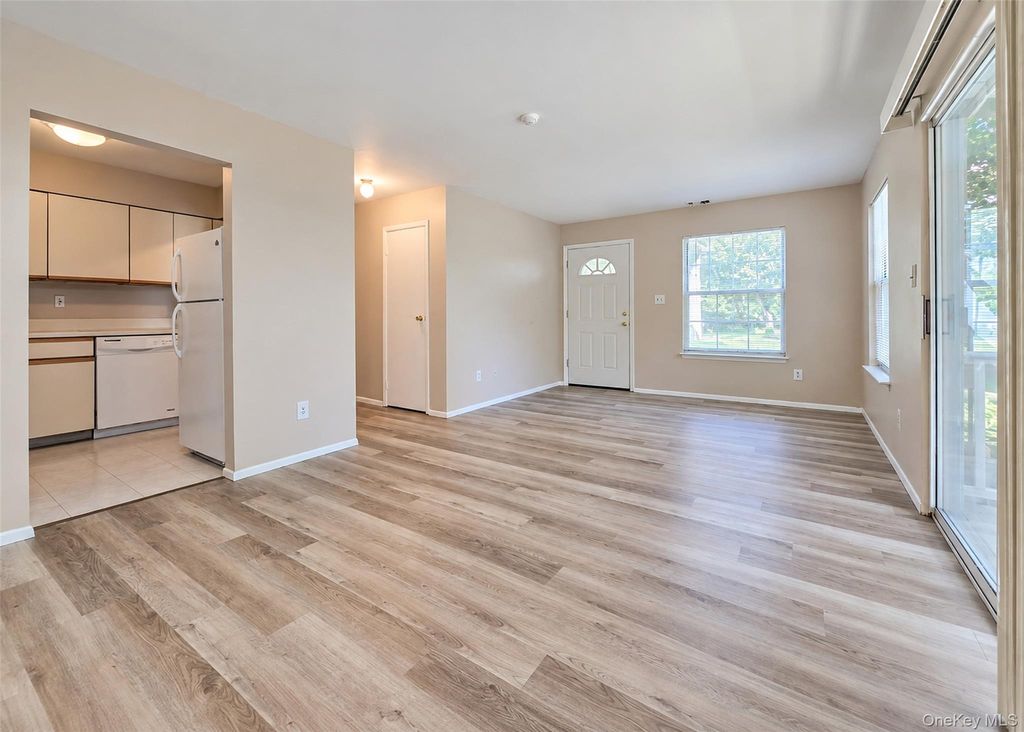 273 Fairview Circle, Middle Island, NY 11953 — photo 2