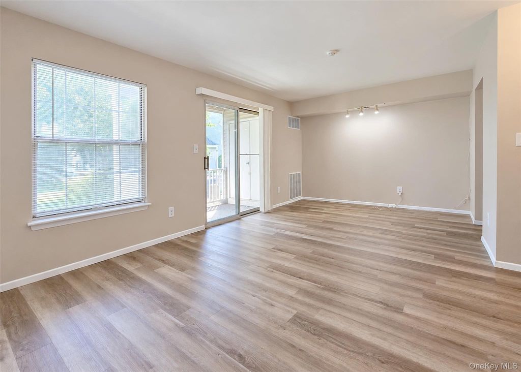 273 Fairview Circle, Middle Island, NY 11953 — photo 3