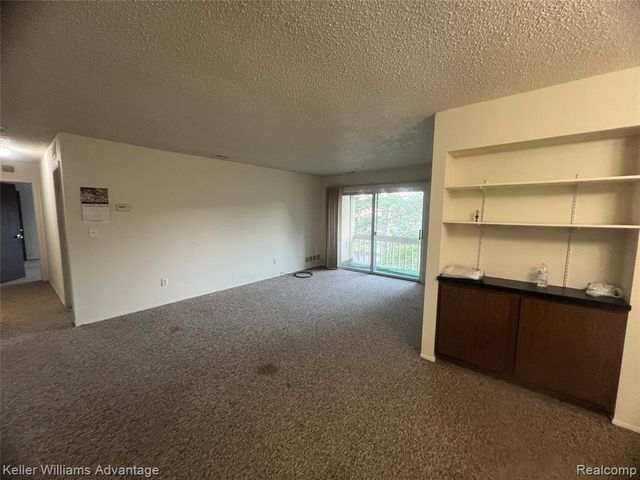 27915 Berrywood Lane 70, Farmington, MI 48334