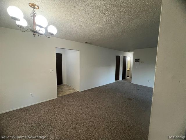 27915 Berrywood Lane 70, Farmington, MI 48334