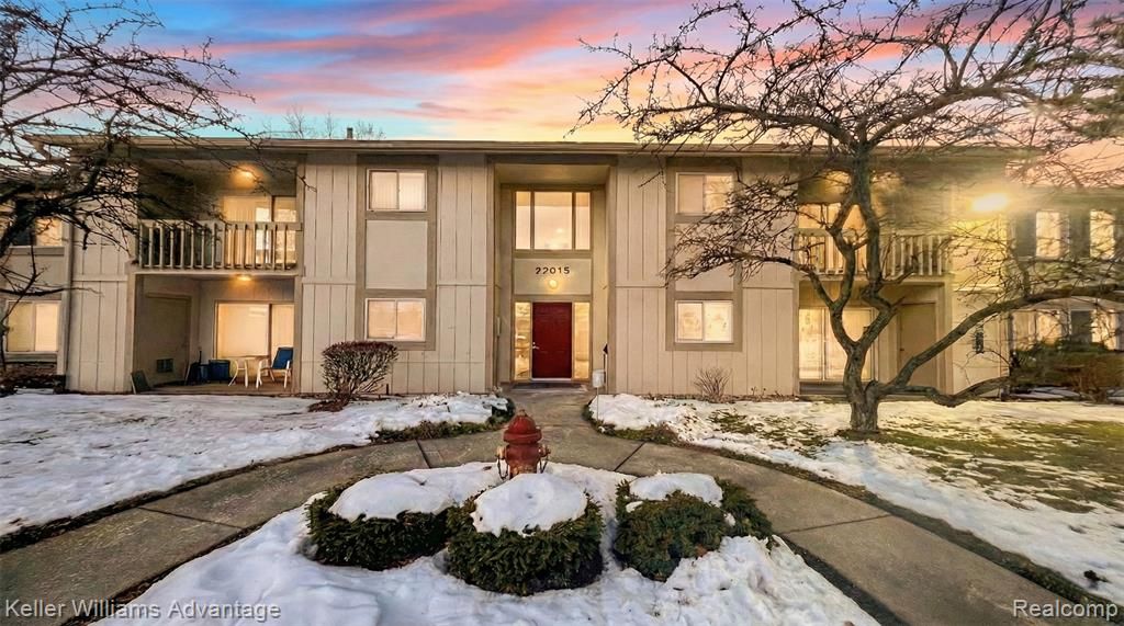 27915 Berrywood Lane 70, Farmington, MI 48334