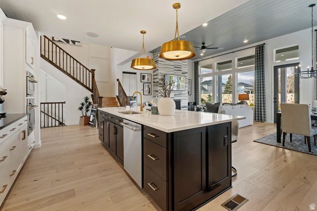 1237 E AMARYLLIS WAY, Layton, UT 84040