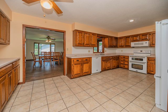 6651 E NEW HAVEN RD, Columbia, MO 65201