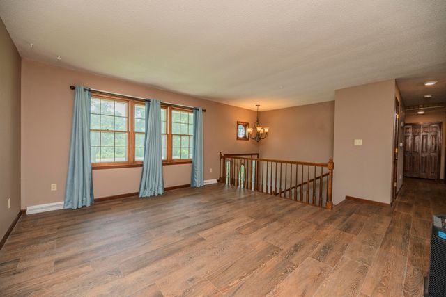 6651 E NEW HAVEN RD, Columbia, MO 65201